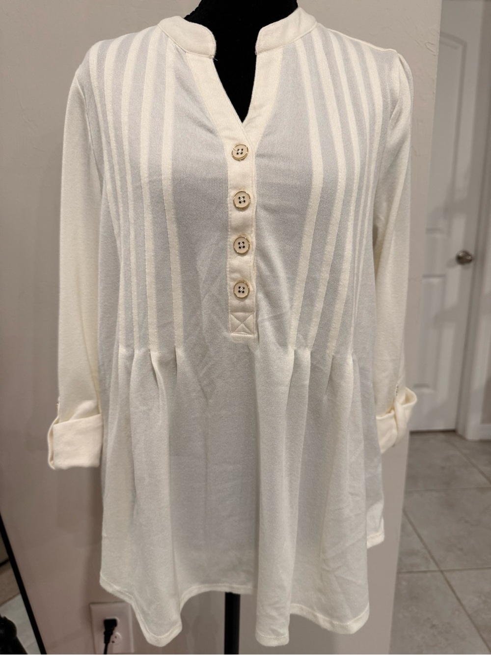 Kim Rogers Cream Button-Front Tunic with Pleated Front